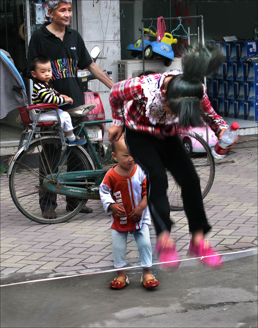 跳跃的小巷.jpg